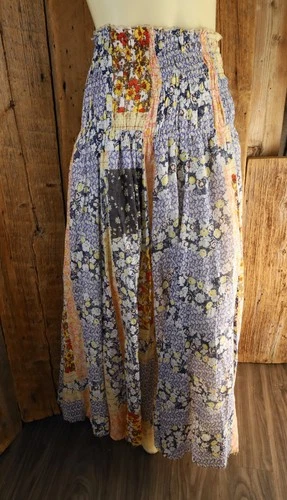Natural Life Ditsy Floral Skirt Size L/XL (may be more like 1X)
