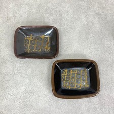 Pair Fushina Ware Gyome Slipware Square Dishes