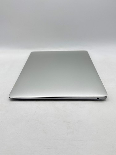 2020 Apple MacBook Air 13.6" A2337 M1 8C-CPU 7C-GPU 256GB 8GB RAM - READ - Picture 5 of 9
