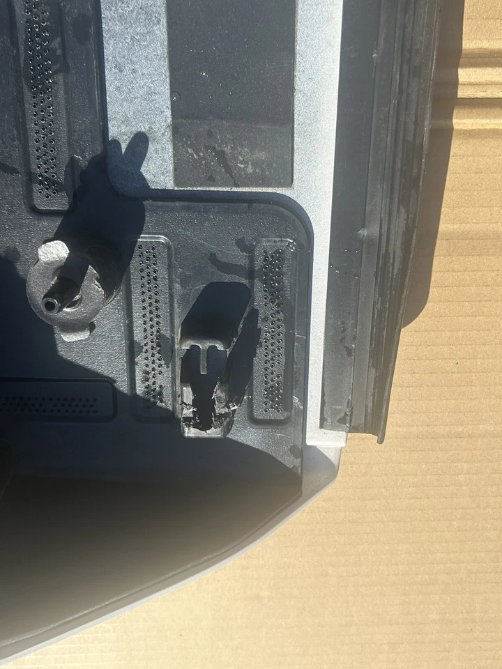 Alerón trasero Ford Edge 2015-2023 con lámpara de luz de freno OEM LKQ Foto 4 de 4