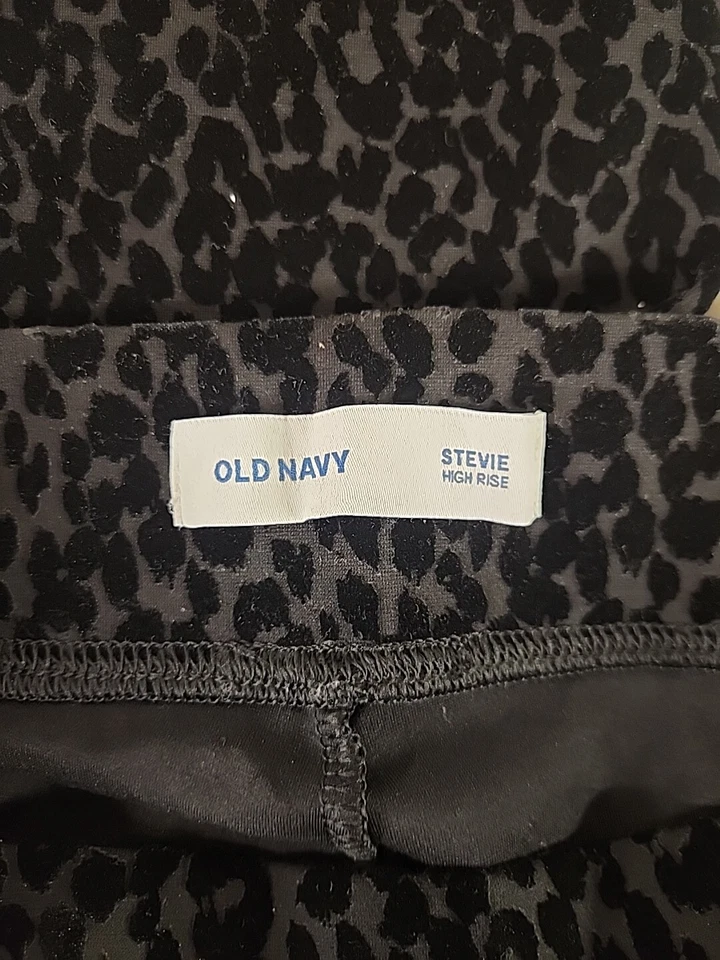 Pantalones para mujer Old Navy Stevie tiro alto negro estampado de leopardo terciopelo XL Foto 4 de 4