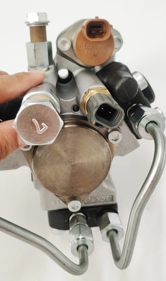 Bomba de inyección de combustible 294050-0171 ME306389 se adapta a Mitsubishi Fuso FK 260 2010 piezas Foto 3 de 3