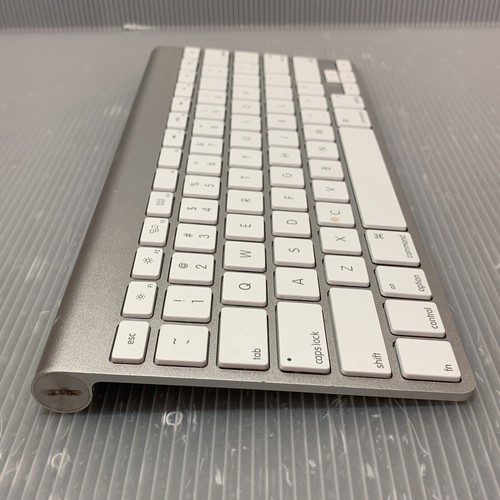 (2) Apple A1314 Wireless Keyboards ~ For Parts / NOT Working - Picture 8 of 11
