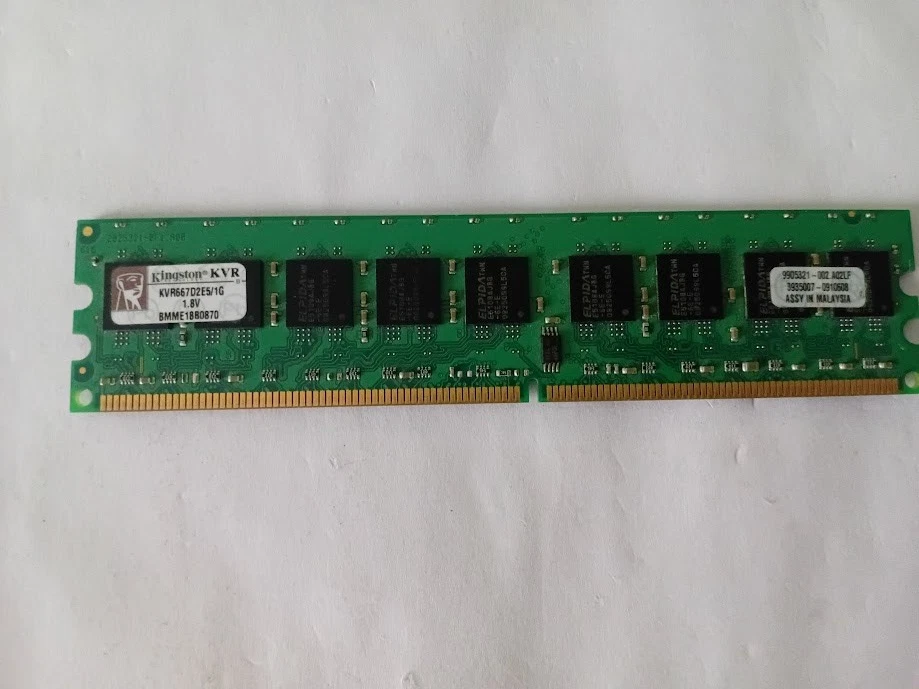 V7 2GB DDR2 PC2-5300 667Mhz SO DIMM Notebook Module de mémoire - V753002GBS