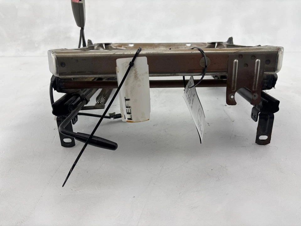 00-02 Saturn Sw2 asiento delantero lado del conductor marco de pista fabricante original Foto 4 de 4