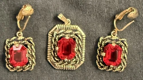 Vintage Costume Jewelry Earrings & Pendant Sarah Coventry lot