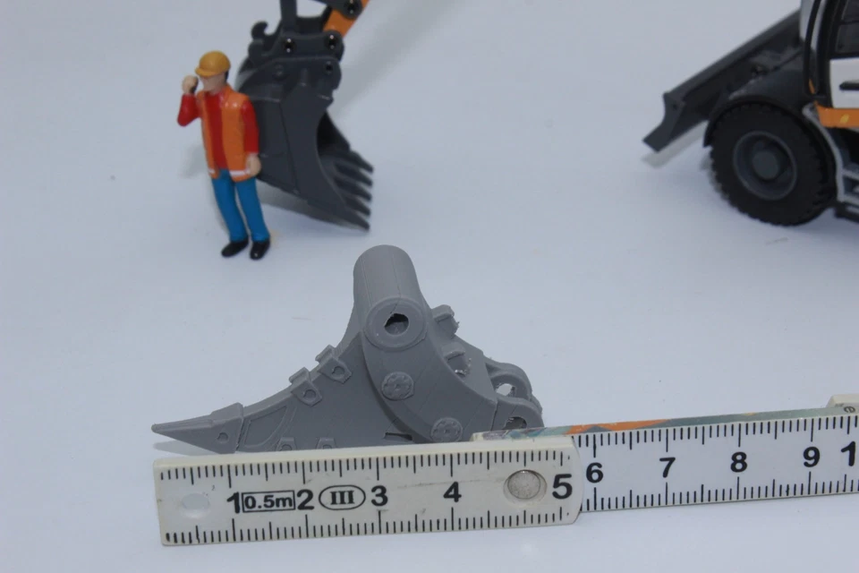 Traxxas TRX 6811 R Bodywork Slash 4x4 Unpainted Heavy Duty + Sticker New - Image 4 of 4