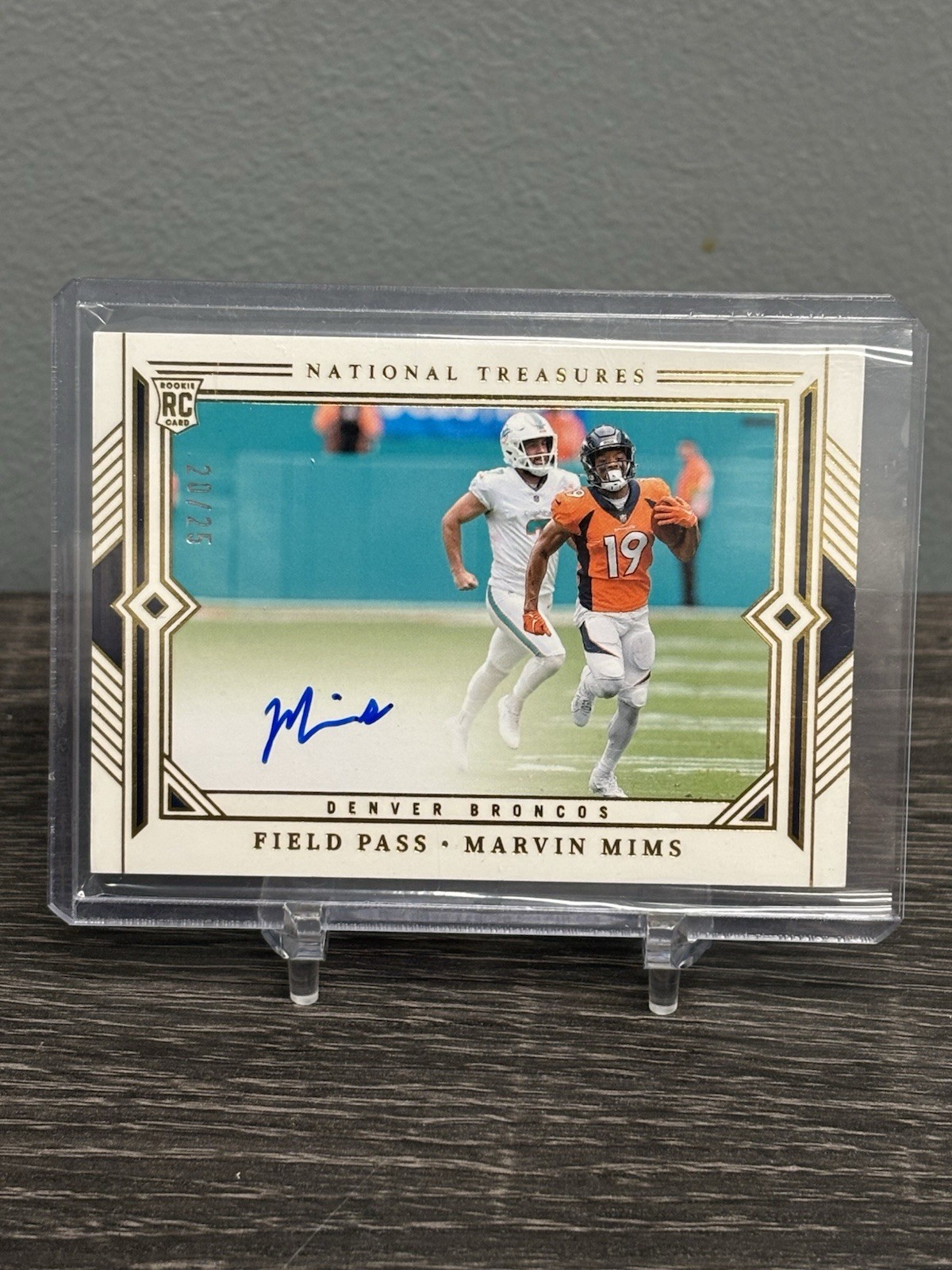 Marvin Mims Panini National Treasures Rookie Signatures Field Pass #MM Gold