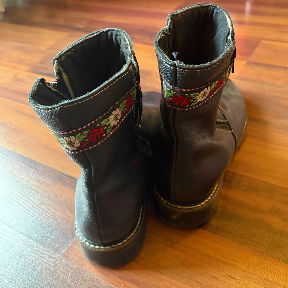 Botines Martino negros de cuero con adornos de piel bordados para mujer talla 11 Foto 4 de 4