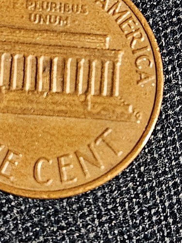 1977 Penny Errors No Mint Mark, Struck Off Center, Close AM - Picture 8 of 14