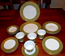 Sango VERSAILLES 3632 Fine China  Service for 4 Green w/Gold Filigree 28 Pc Set