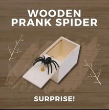 Wooden Prank Spider Scare Box Hidden in Case Trick Play Joke Scarebox Gag Toy