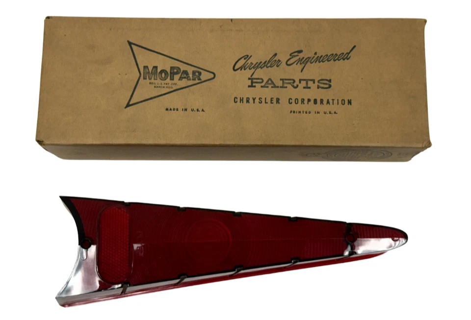 Lámpara trasera Plymouth Belvedere Fury Savoy 1957 lente de luz nueva de Lote Antiguo 1689907 Foto 2 de 4