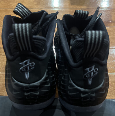 NEW DS Nike Air Foamposite One QS All-Over Swoosh Black NEW DS Nike Air Foamposite One QS All-Over Swoosh Black