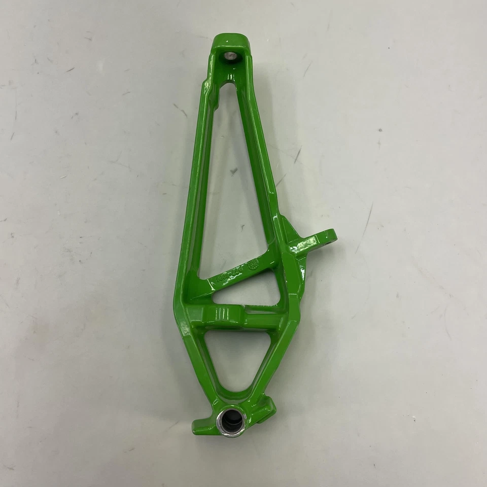 2014 Arctic Cat M8000 Limited 153in RIGHT FRONT STEERING ARM SPINDLE KNUCKLE - Image 3 of 4