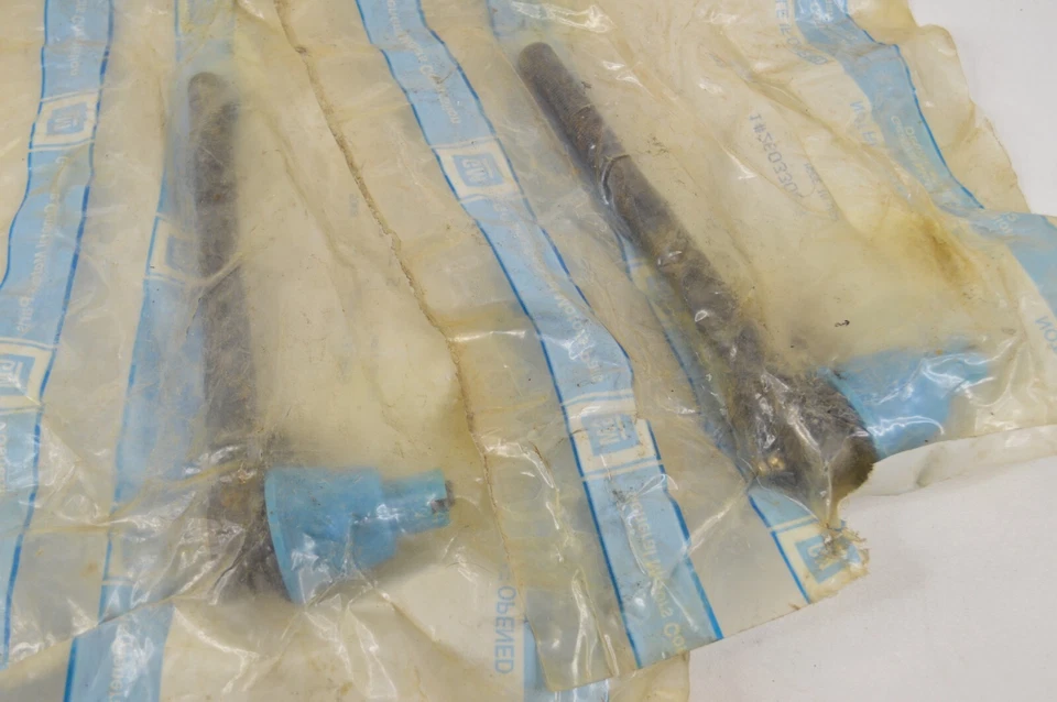 Chevrolet GMC Tie Rod Ends 1983-2005 4x4 S10 S15 Blazer Jimmy Nuevo de Lote Antiguo OEM Juego de 2 Foto 4 de 4