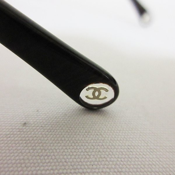 Excellent condition CHANEL Rectangle Shape Sungla… - image 8