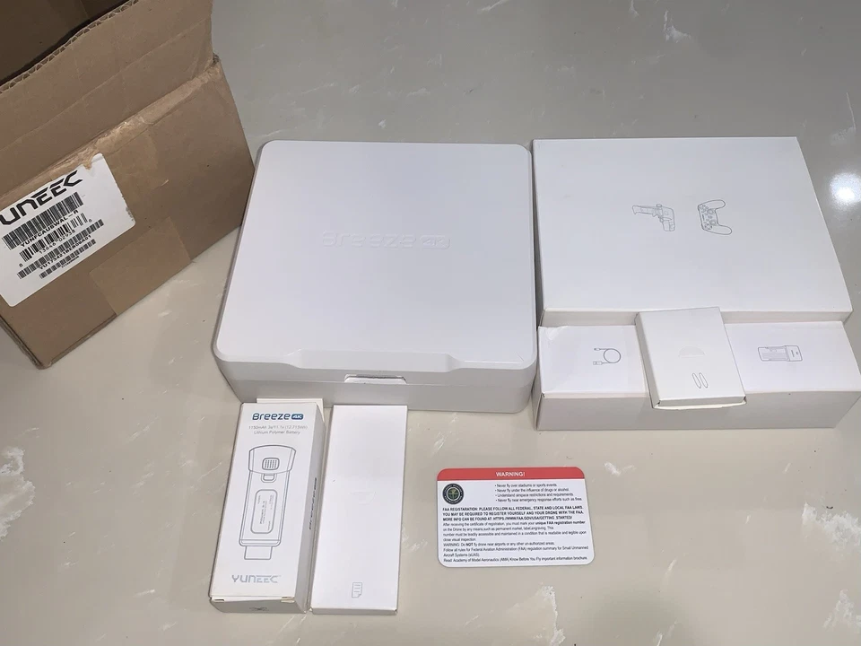 NUEVO Drone Cuadricóptero Compacto Yuneec Breeze 4K + Batería Extra Foto 3 de 3