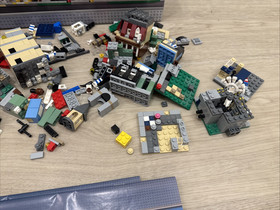 LEGO Mini Modulars (10230) W/ Box and instructions incomplete