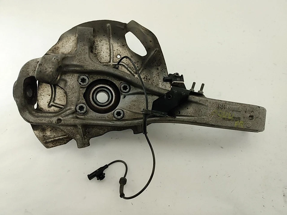 Buje nudillo husillo delantero derecho pasajero Alfa Romeo Giulia AWD se adapta a 2017-2024 Foto 2 de 4