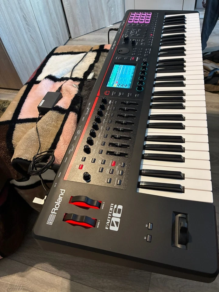 Roland Fantom 06