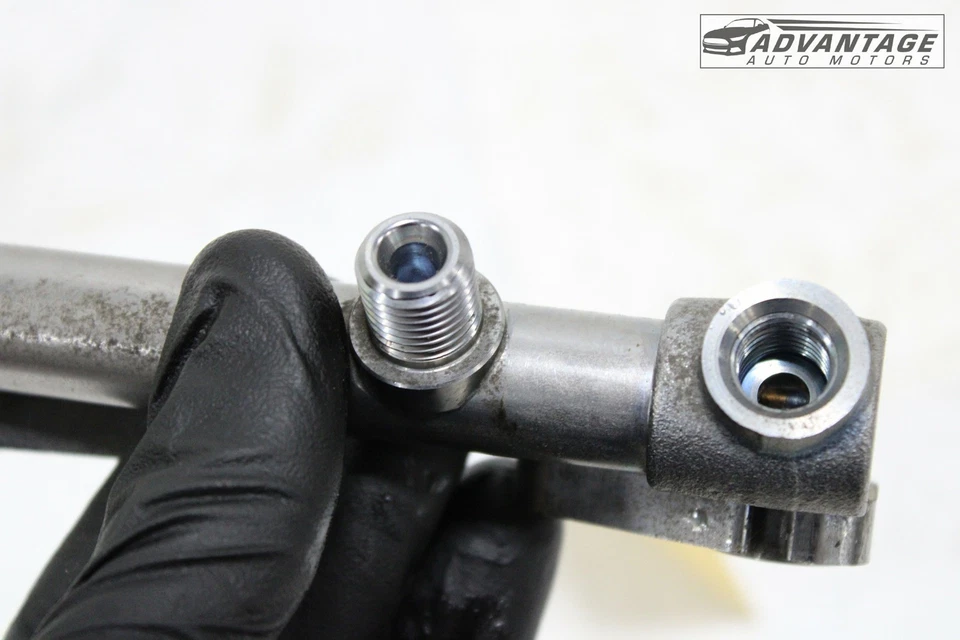 Tubo de riel de combustible inyector lateral derecho motor Subaru Legacy 2020-2024 OEM Foto 4 de 4