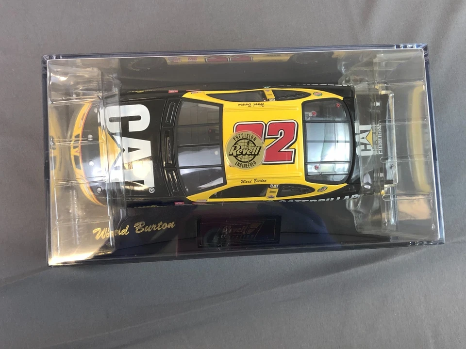 REVELL 1:24 Diecast #22 WARD BURTON 1999 CATERPILLAR PONTIAC RC249903118 - Image 4 of 4