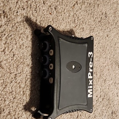 Sound Devices MixPre-3 II (NEAR MINT, 4 Lithium Battery + Sled incl.)