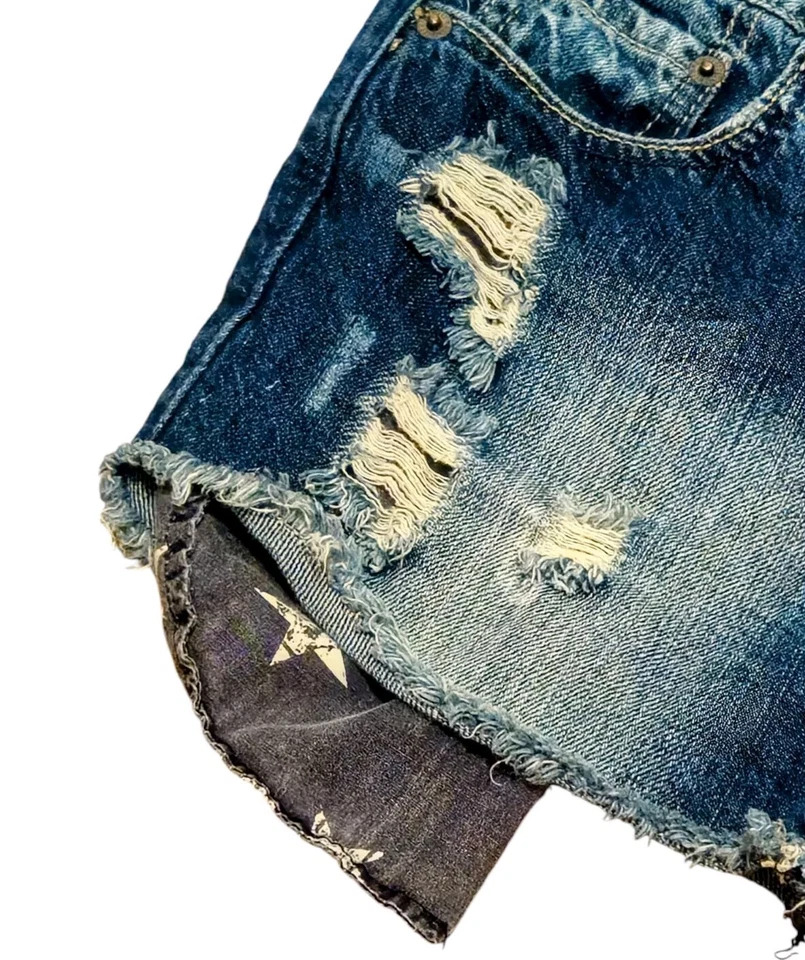 Mossimo Supply Co. Juniors 5📏28 英寸 W 高腰仿旧剪裁爱国短裤 — 第 4/4 张图片