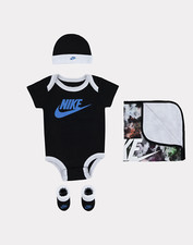 4 Piece Nike Baby Gift Set, 0-6 Months, Black, Blanket, Booties Hat B61 MP