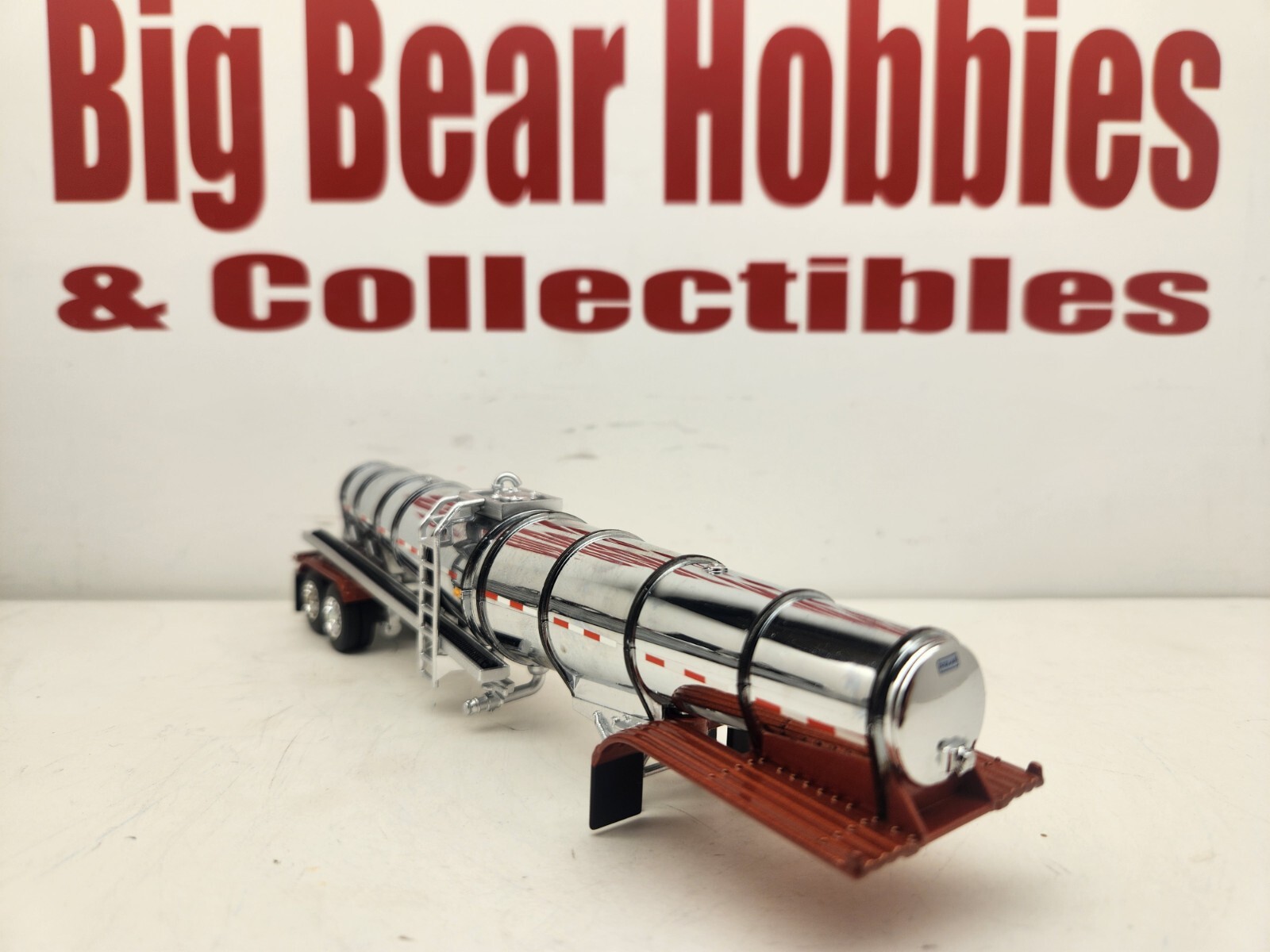New 1/64 DCP Chrome/Copper W/Blk Band Tandem Axle Polar Deep Drop Tanker Trailer