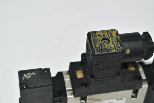 SMC NVFS3210-5DZ Solenoid Valve 0.1-1.0 MPa 24VDC  - Foto 4 di 4