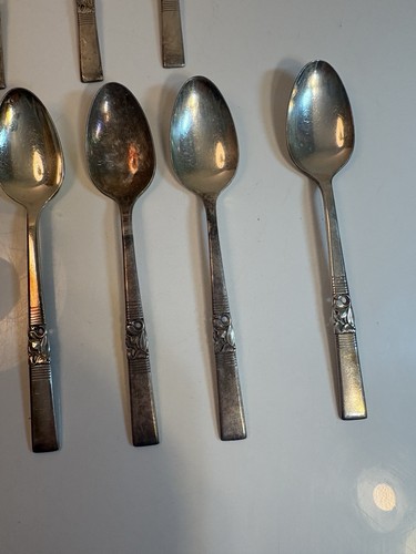 Juego de cubiertos vintage Oneida Community plateado patrón CORONACIÓN 18 piezas - Imagen 2 de 15