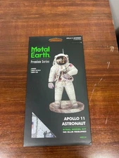 Metal Earth Premium Series Steel Model Kit -APOLLO 11 ASTRONAUT - New/Sealed