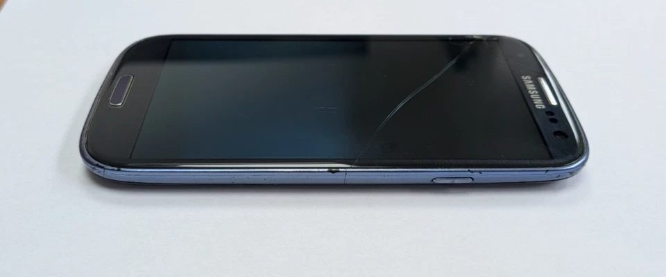 Samsung Galaxy S3 GT-I9300 Cracked Screen Spares Repairs - No Box, photo 4 of 5