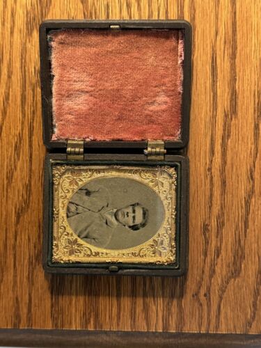 Antique Victorian Plastic and Glass Photo Case - Picture 1 of 7