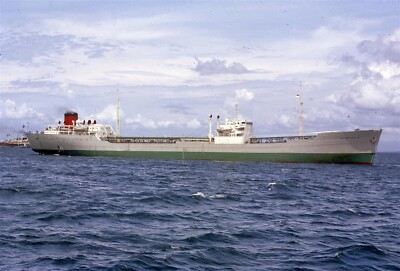 SQ2021 - Oil Tanker - Silver Castle - photograph 6x4