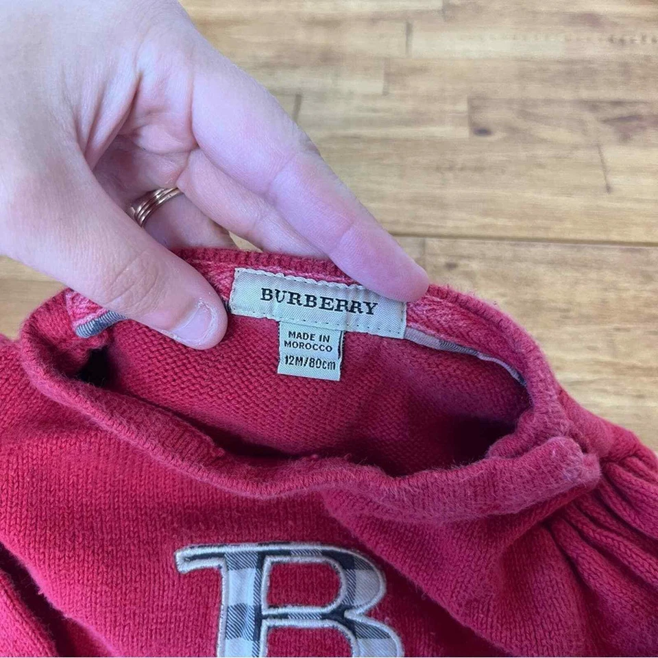Suéter Burberry vermelho algodão logotipo Nova Check tamanho infantil 12 meses - Imagem 2 de 4