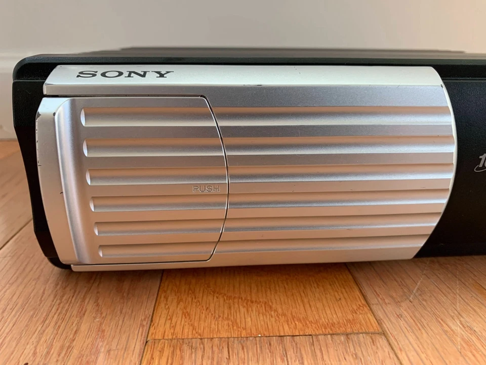 SONY CDX-555RF 10 CD Custom File Car Compact Disc Changer Unit Only - Image 3 of 4