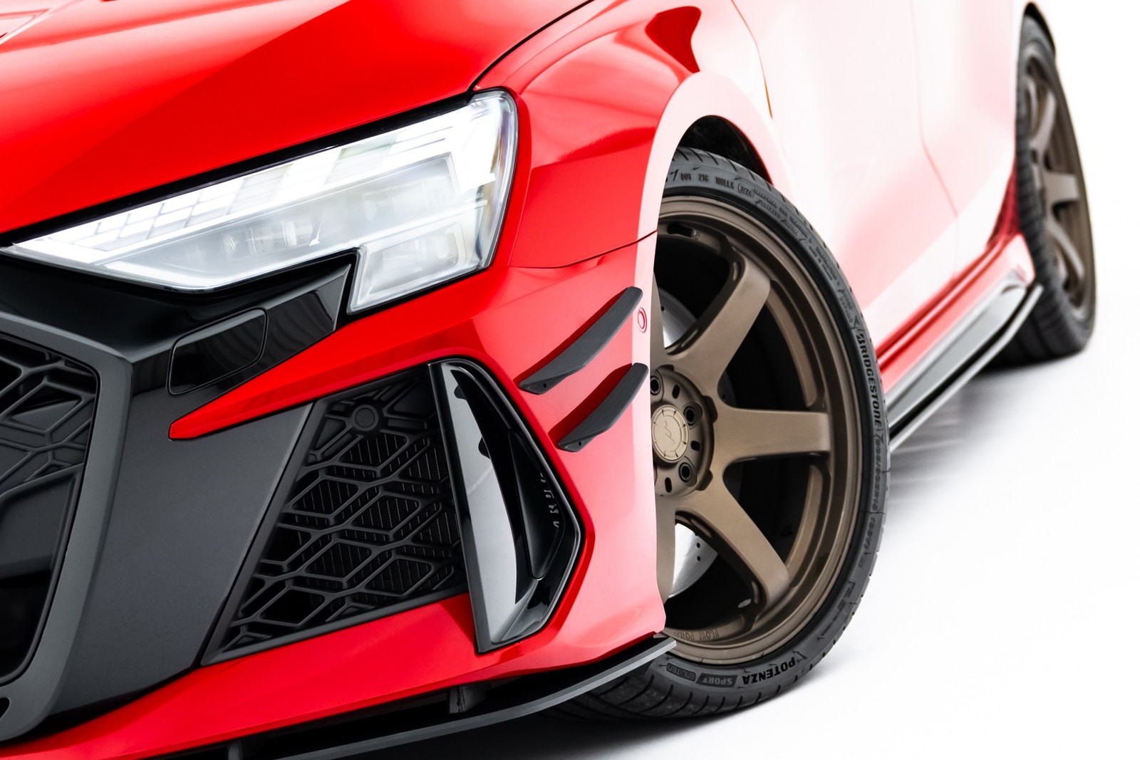 Canards Audi RS3 8Y Facelift Maxton pour combler le manque d'agressivité avant