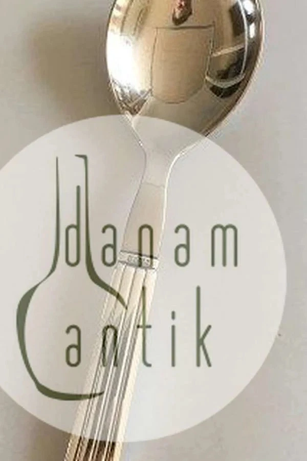 Cuchara para servir Georg Jensen Bernadotte de plata de ley n.º 122 Foto 2 de 4