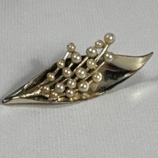 Vintage Ellen Gold-Tone V Hair Clip with Pearl Detail Signed