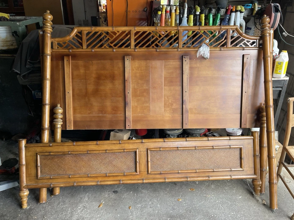 Tommy Bahama Island Estate 开曼种植园特大号床 — 第 4/4 张图片