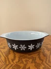 Vintage Charcoal/black Pyrex With Snowflakes Casserole Dish 043, 1 1/2 Quart.