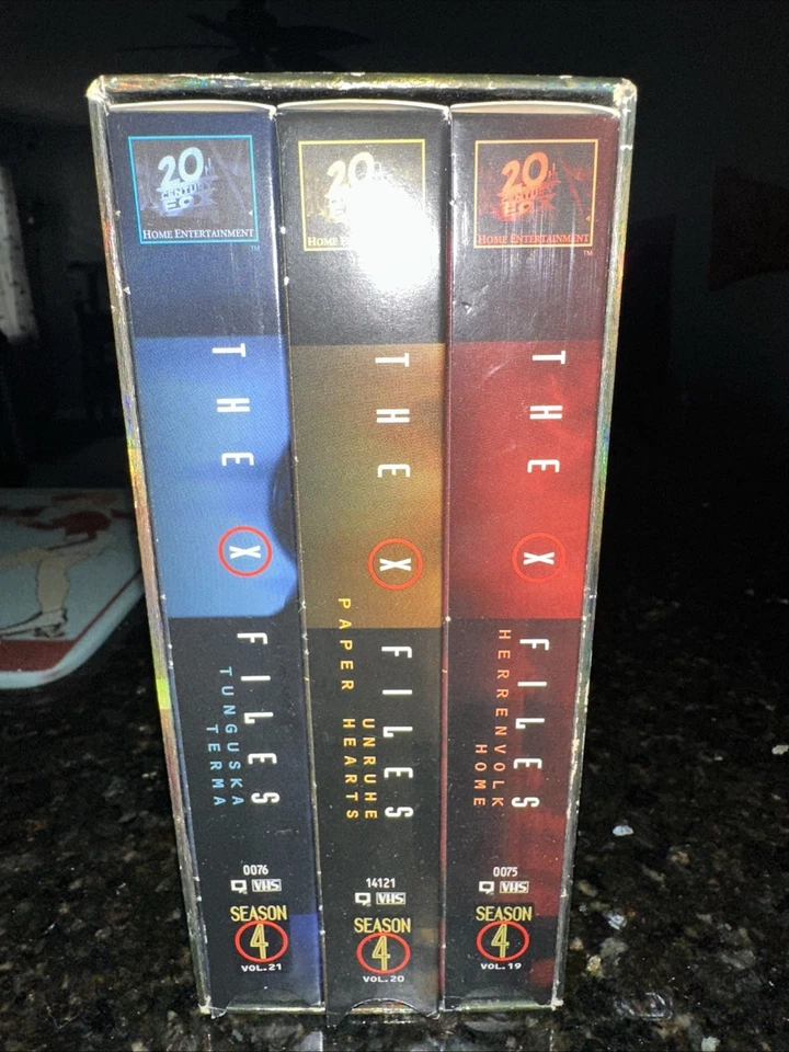The X-files VHS Complete Vintage Box Set -6 Episodes From Season 4 - Image 2 of 2