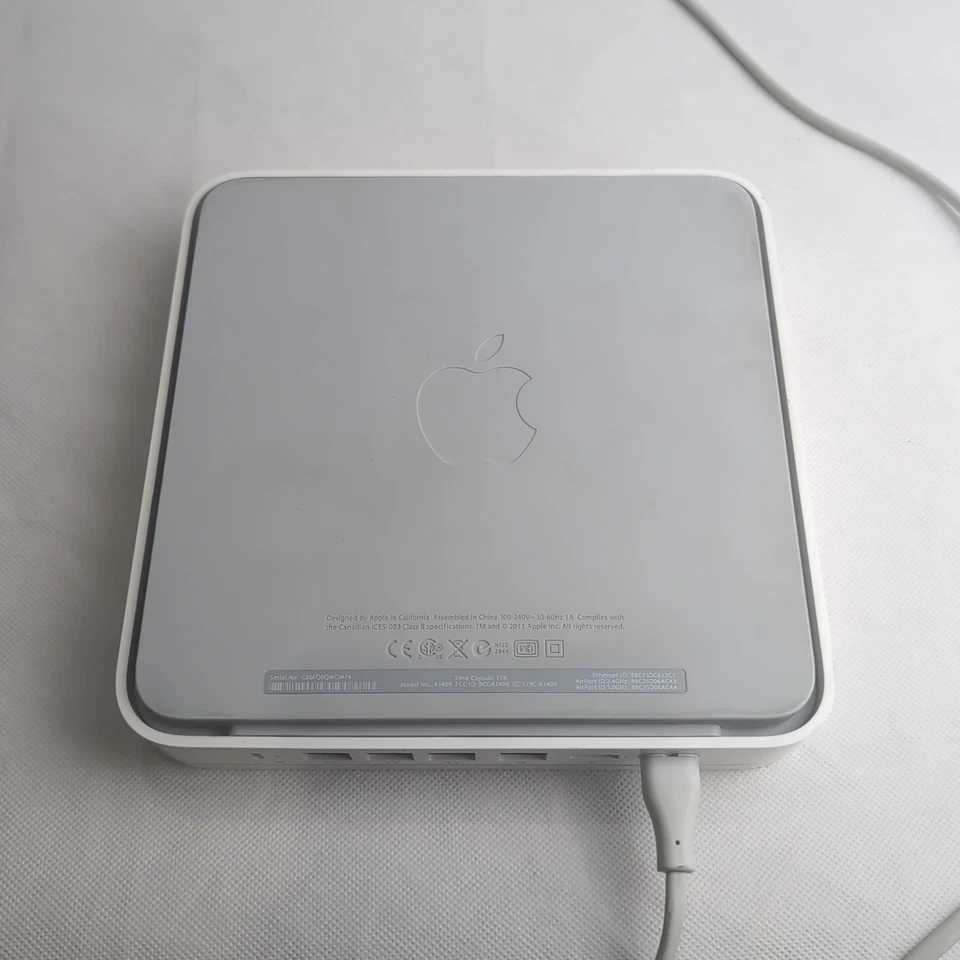 Apple Airport A1409 Time Capsule 3TB Router Wi-Fi Extender & Network Storage - Image 2 of 3
