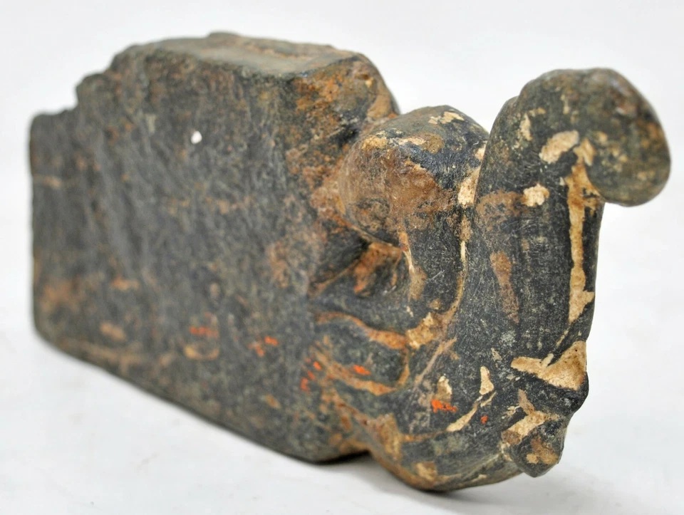 Antiguo gancho para pájaros de piedra verde original tallado a mano Foto 3 de 4