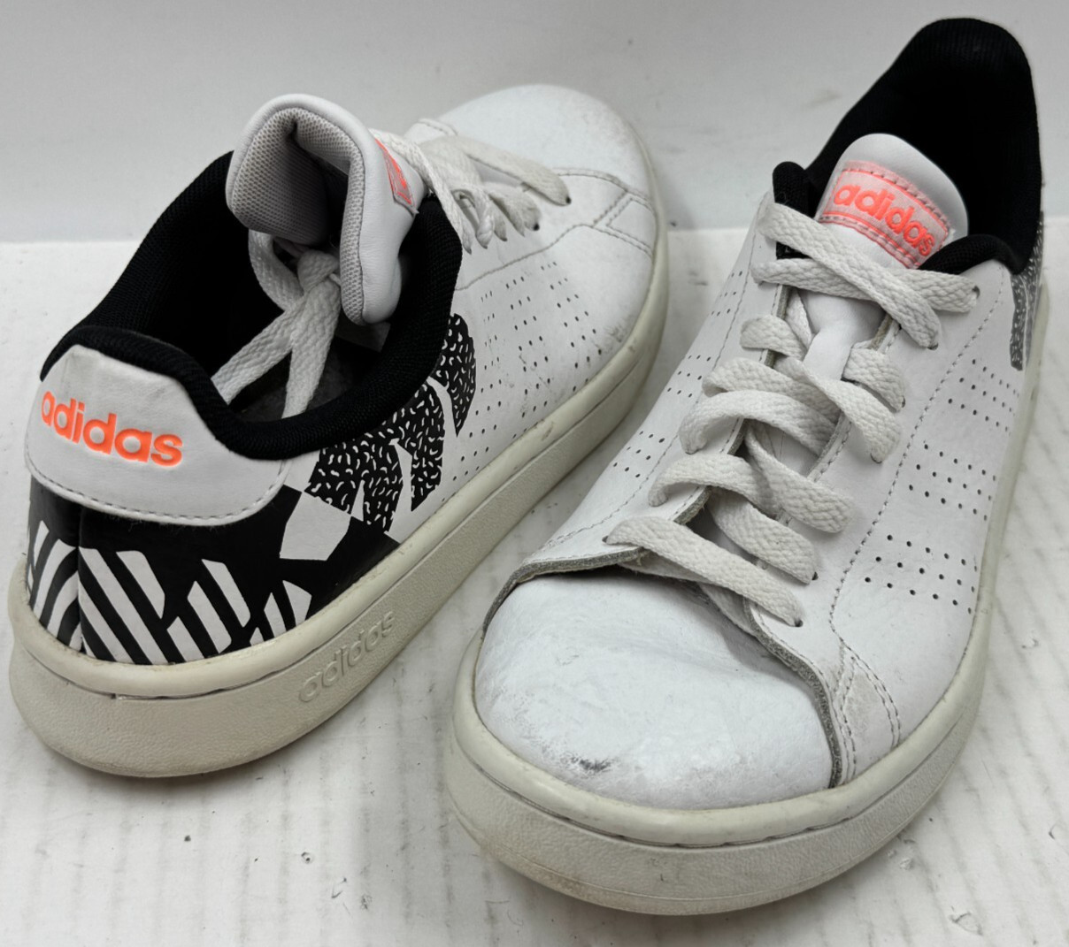 Adidas Advantage Women's Sneakers Size 8 White  Leather Athletic Shoes EH1112 thumbnail 3