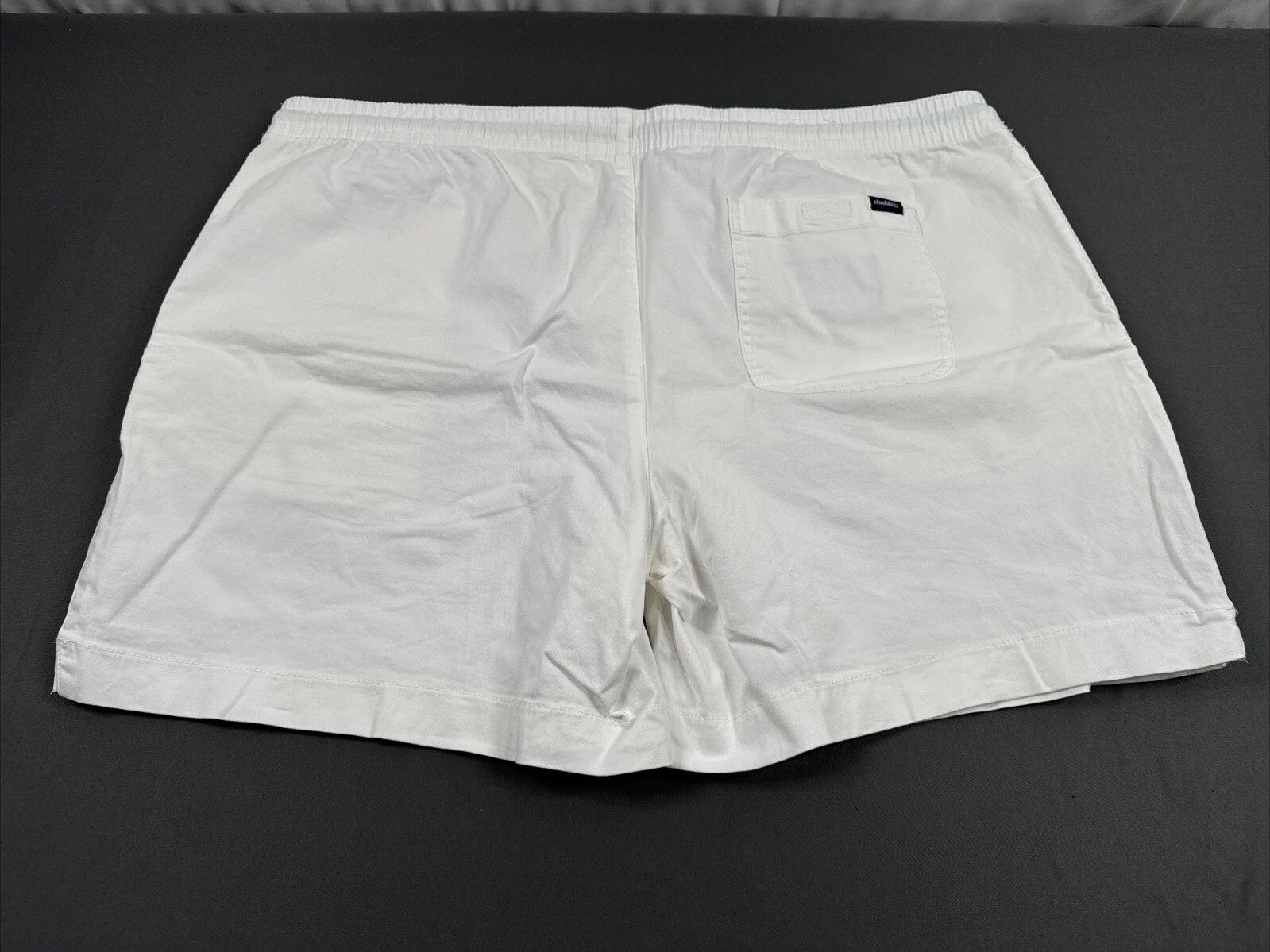 NWOT Chubbies The Vanillas 5.5” Easy Short Remix 2XL