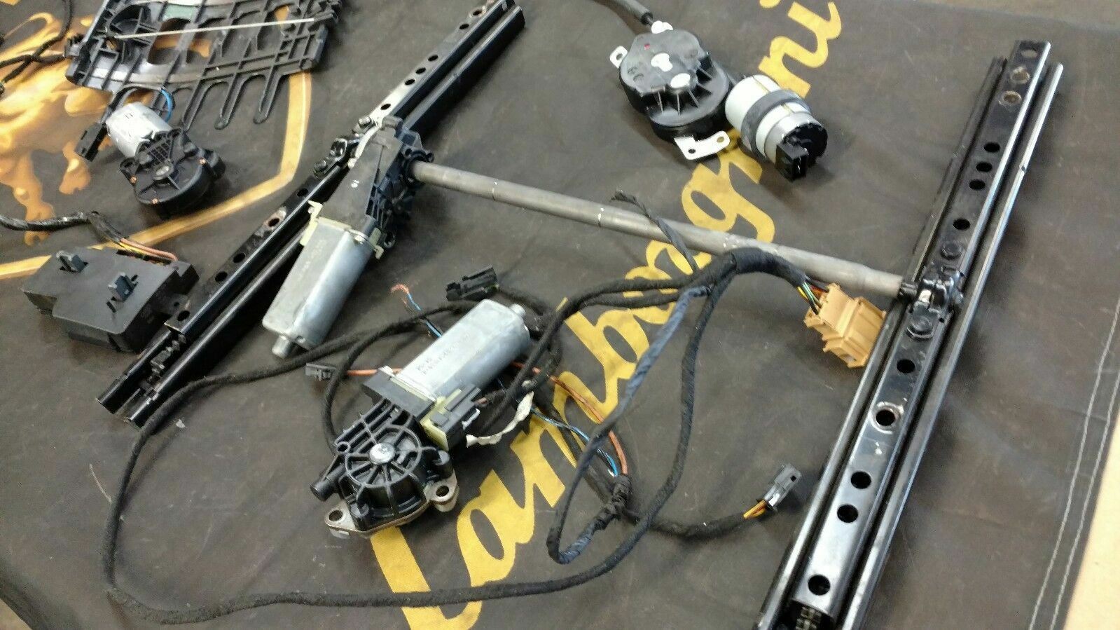 LAMBORGHINI GALLARDO LP560 INTERIOR SEAT TRACK ASSEMBLY COMPLETE OEM 